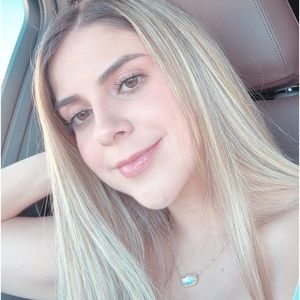 Meet your Posher, Leslie